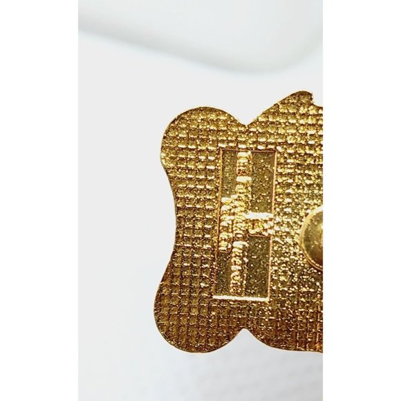 Ontario Floral Pin - Embrace the Beauty of Ontario with Our Exquisite Floral Pin - Picture 2 of 16